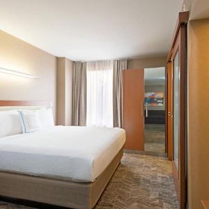 King Suite Hearing accessible